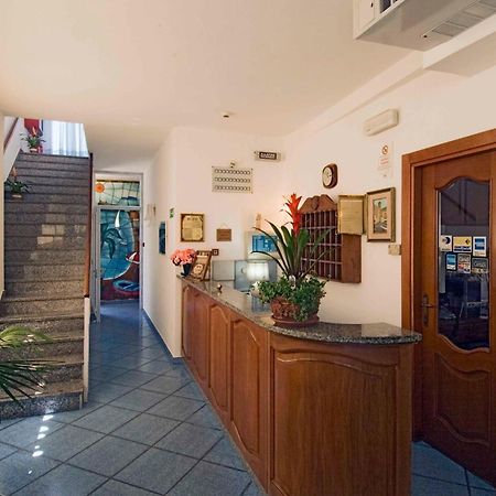 Hotel Eugenio Isquia Exterior foto