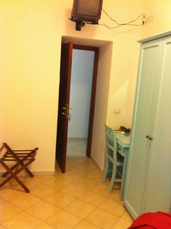 Hotel Eugenio Isquia Habitación foto