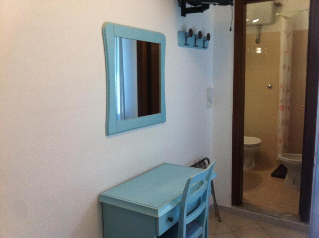 Hotel Eugenio Isquia Habitación foto